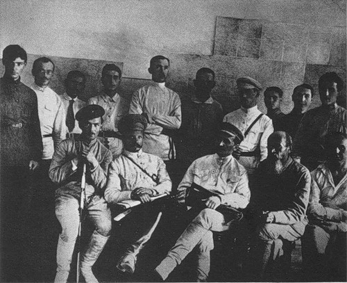 Михаил Фрунзе с работниками штаба