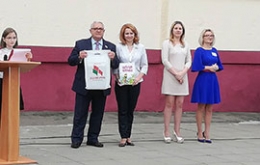 Праздник первого звонка в средней школе №179