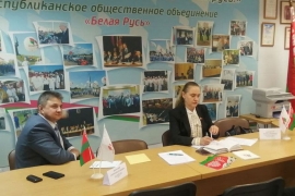 Марина Ленчевская и Сергей Шкруднев провели прием граждан по изменениям и дополнениям Конституции