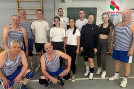 Мяч над сеткой в честь 81-й годовщины: волейбольный матч в ФОЦе
