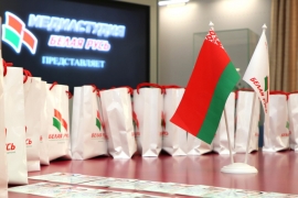 Гражданская позиция: учителей, медработников и коммунальщиков приняли в ряды &laquo;Белой Руси&raquo;