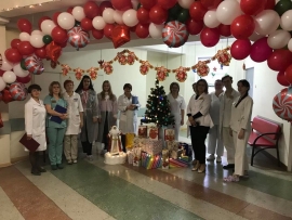 В городском клиническом родильном доме №2 прошёл традиционный конкурс на лучшее праздничное оформление отделений