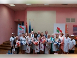 Республиканская акция: &laquo;Белая Русь&raquo; поздравила мам, родивших в День Независимости