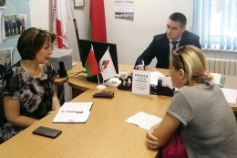 От пешеходного перехода до досуга: какие вопросы задают доверенному лицу Александра Лукашенко &mdash; Андрею Иванцу?