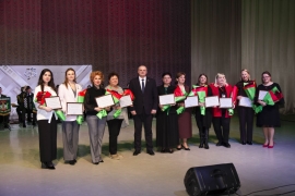 Глава администрации Фрунзенского района Артём Шегидевич поздравил женщин района с приближающимся праздником