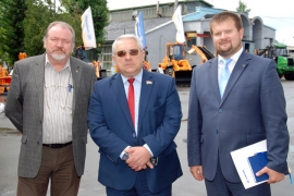 Депутаты Палаты представителей Национального собрания Республики Беларусь Виталий Мисевец и Ольга Петрашова совместно с румынскими парламентариями посетили ОАО &laquo;Амкодор&raquo;