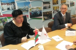 Депутат и замглавы администрации Фрунзенского района столицы провели прием граждан по вопросам Конституции