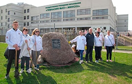 Субботник на Аллее памяти во Фрунзенском районе